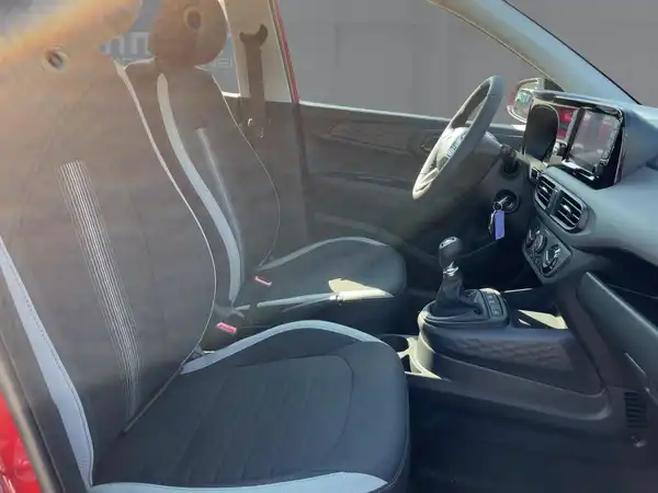 HYUNDAI I10 (11/15)