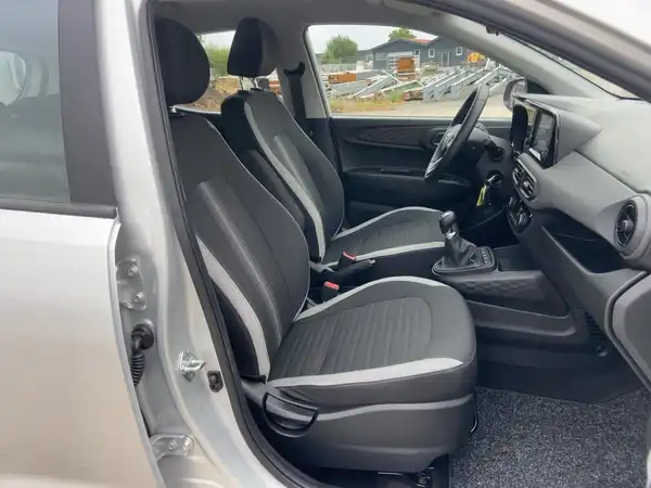 HYUNDAI I10 (11/15)