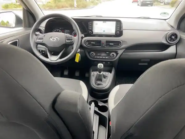 HYUNDAI I10 (8/15)