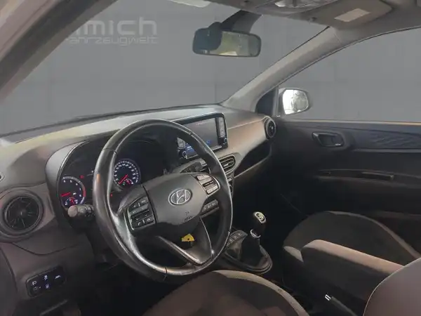 HYUNDAI I10 (11/15)