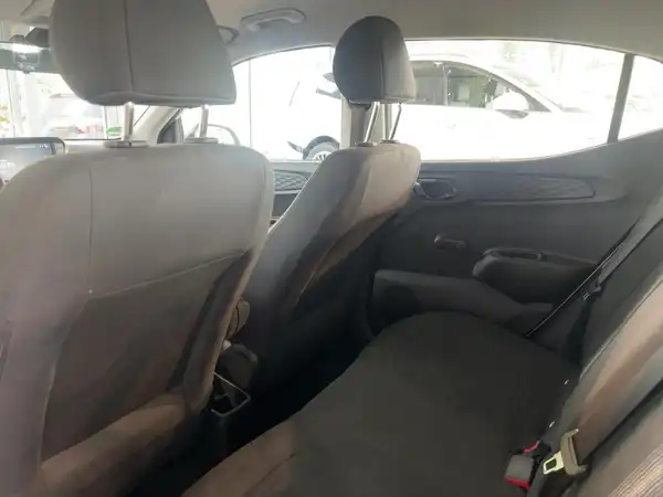 HYUNDAI I10 (12/15)