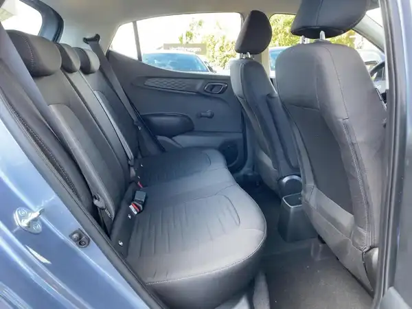 HYUNDAI I10 (12/15)