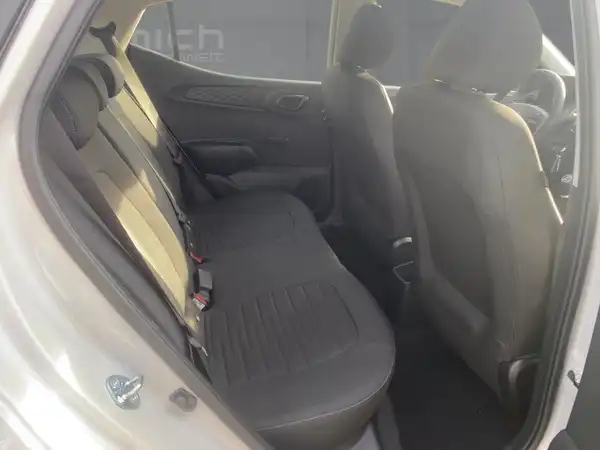 HYUNDAI I10 (12/15)