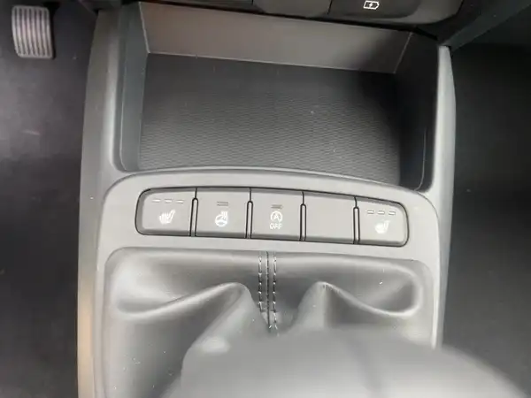 HYUNDAI I10 (14/15)