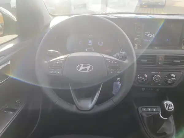 HYUNDAI I10 (9/15)