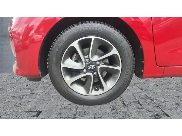 HYUNDAI I10 (9/15)