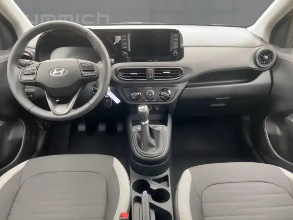HYUNDAI I10 (8/15)
