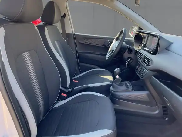 HYUNDAI I10 (11/15)