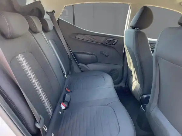 HYUNDAI I10 (12/15)