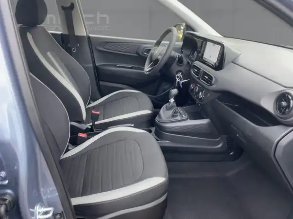 HYUNDAI I10 (11/15)