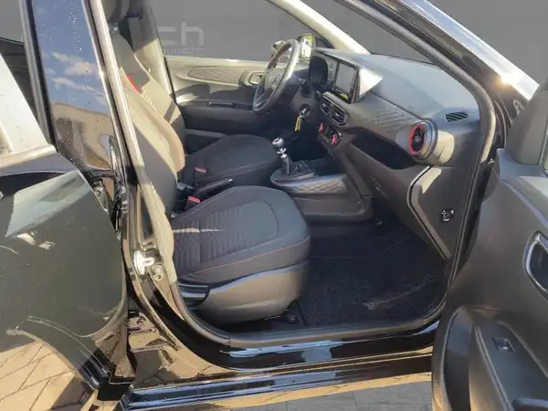 HYUNDAI I10 (11/15)