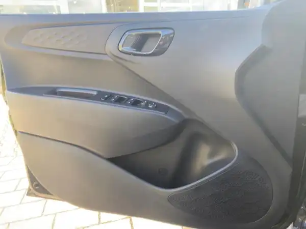 HYUNDAI I10 (14/15)