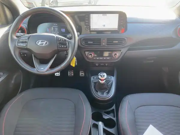 HYUNDAI I10 (8/15)