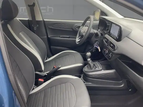 HYUNDAI I10 (11/15)