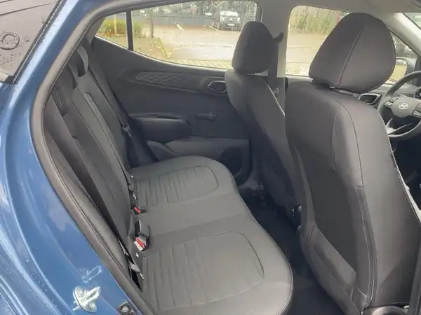 HYUNDAI I10 (12/15)