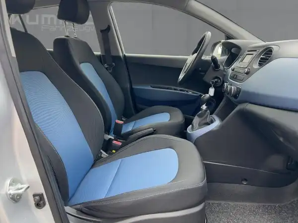 HYUNDAI I10 (11/15)