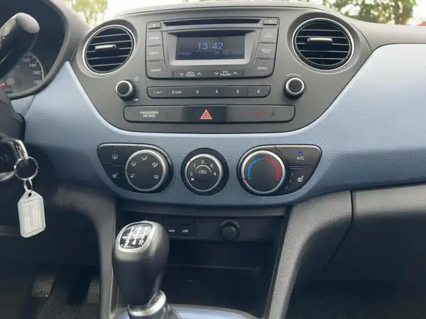 HYUNDAI I10 (10/15)