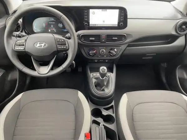 HYUNDAI I10 (8/15)