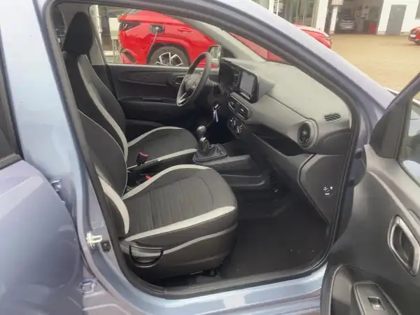 HYUNDAI I10 (11/15)