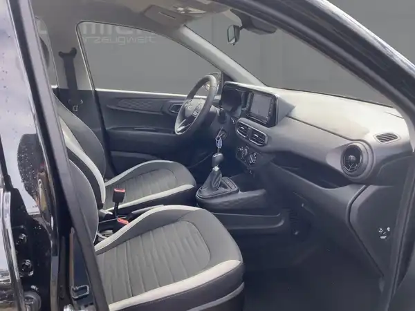 HYUNDAI I10 (11/15)