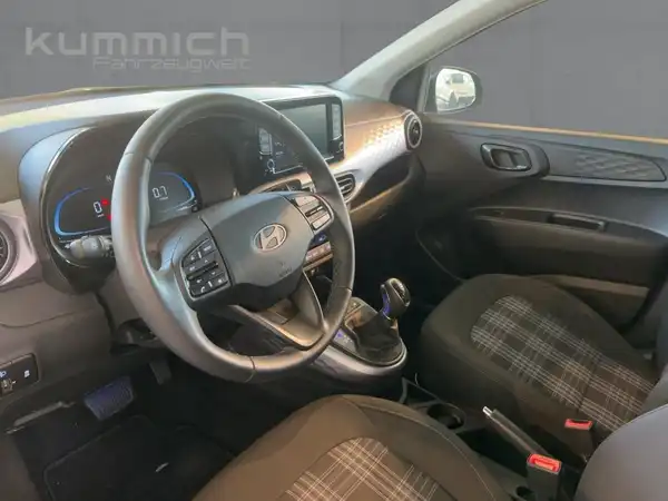HYUNDAI I10 (11/15)