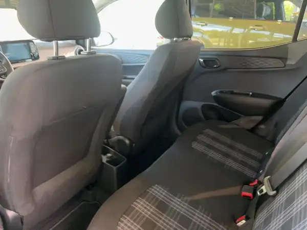 HYUNDAI I10 (12/15)