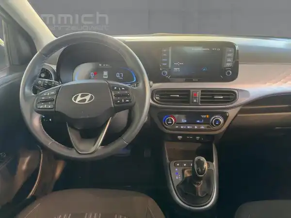 HYUNDAI I10 (8/15)