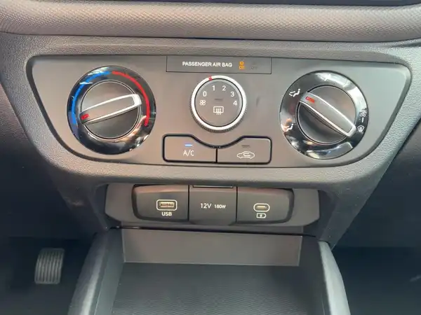 HYUNDAI I10 (14/15)