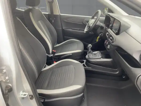HYUNDAI I10 (11/15)