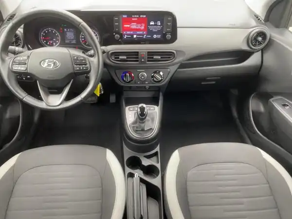 HYUNDAI I10 (8/15)