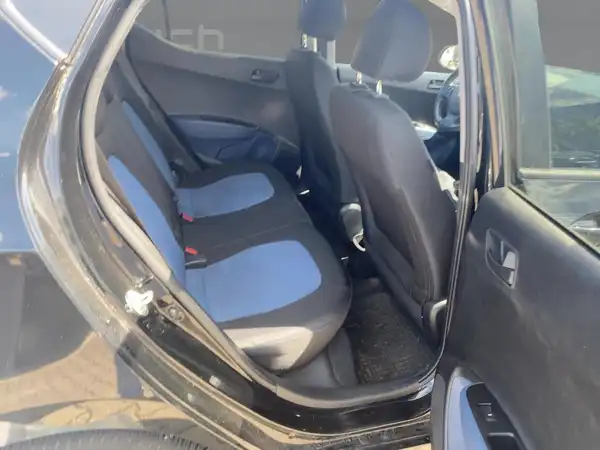 HYUNDAI I10 (12/15)