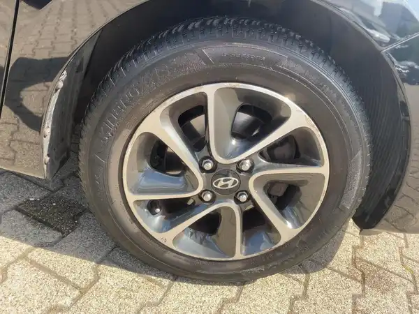 HYUNDAI I10 (7/15)