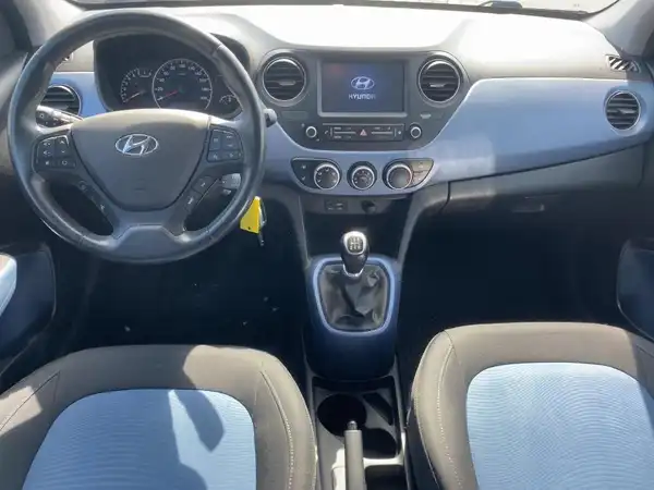 HYUNDAI I10 (8/15)
