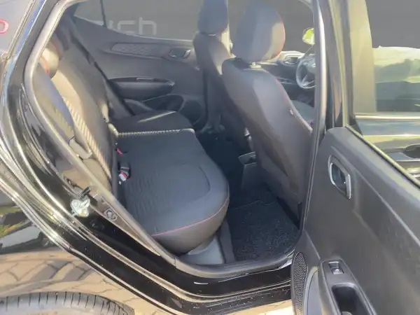 HYUNDAI I10 (11/15)