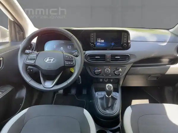 HYUNDAI I10 (8/15)