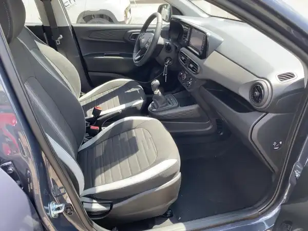 HYUNDAI I10 (11/15)