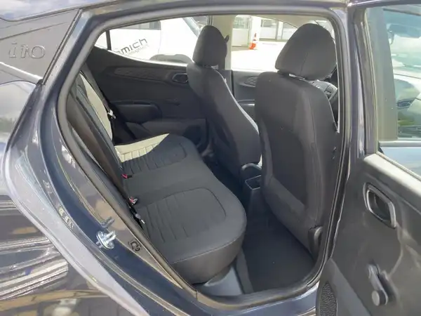 HYUNDAI I10 (12/15)