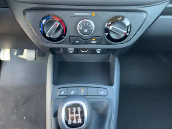 HYUNDAI I10 (14/15)
