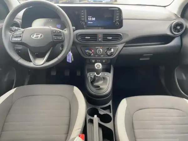 HYUNDAI I10 (8/15)