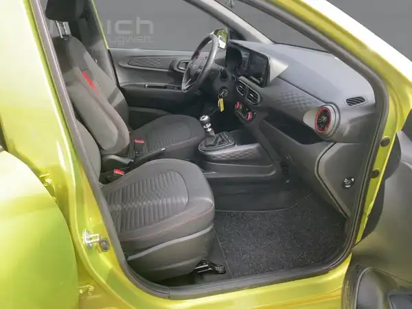 HYUNDAI I10 (11/15)