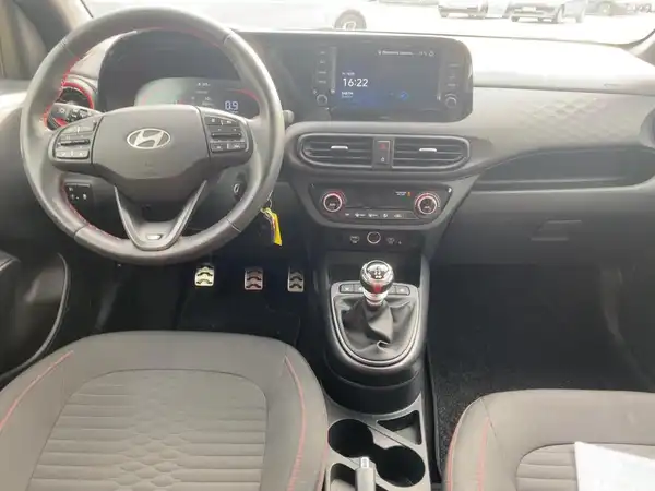 HYUNDAI I10 (8/15)