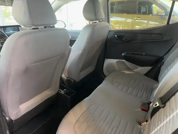 HYUNDAI I10 (12/15)
