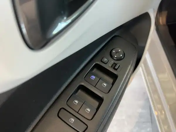 HYUNDAI I10 (14/15)