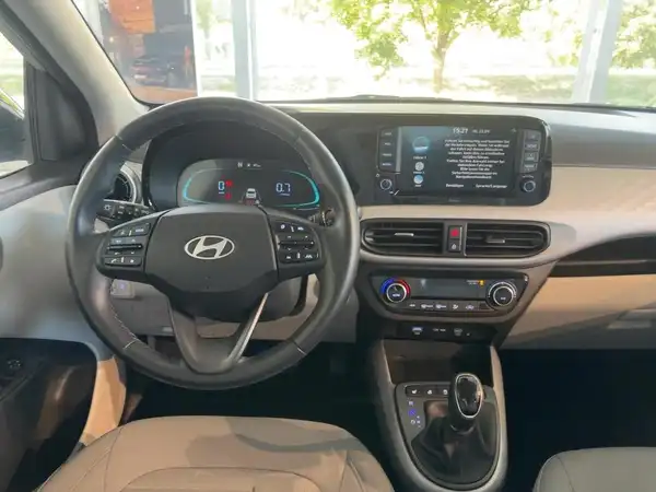 HYUNDAI I10 (8/15)