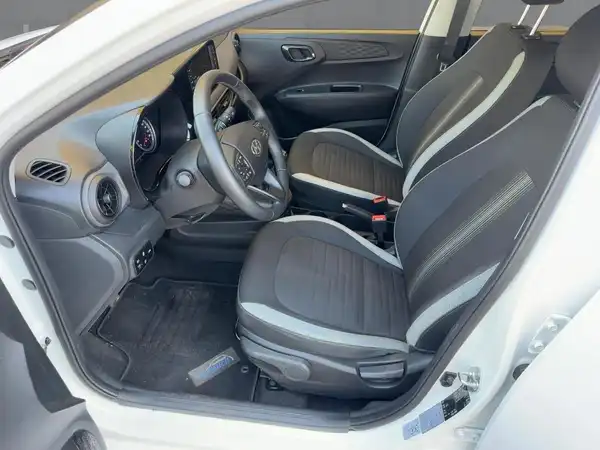 HYUNDAI I10 (11/15)