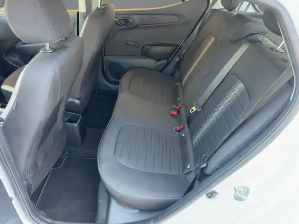 HYUNDAI I10 (12/15)