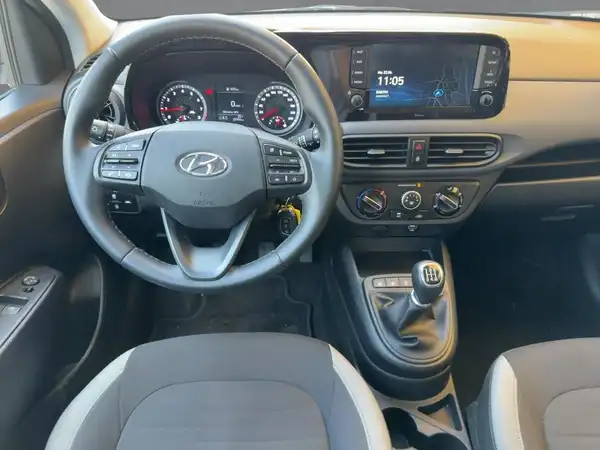 HYUNDAI I10 (8/15)