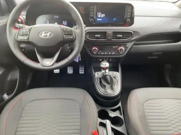 HYUNDAI I10 (8/15)