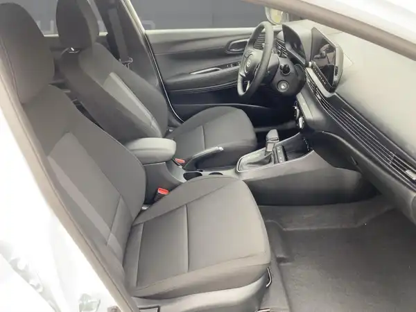 HYUNDAI I20 (11/15)