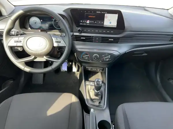 HYUNDAI I20 (8/15)